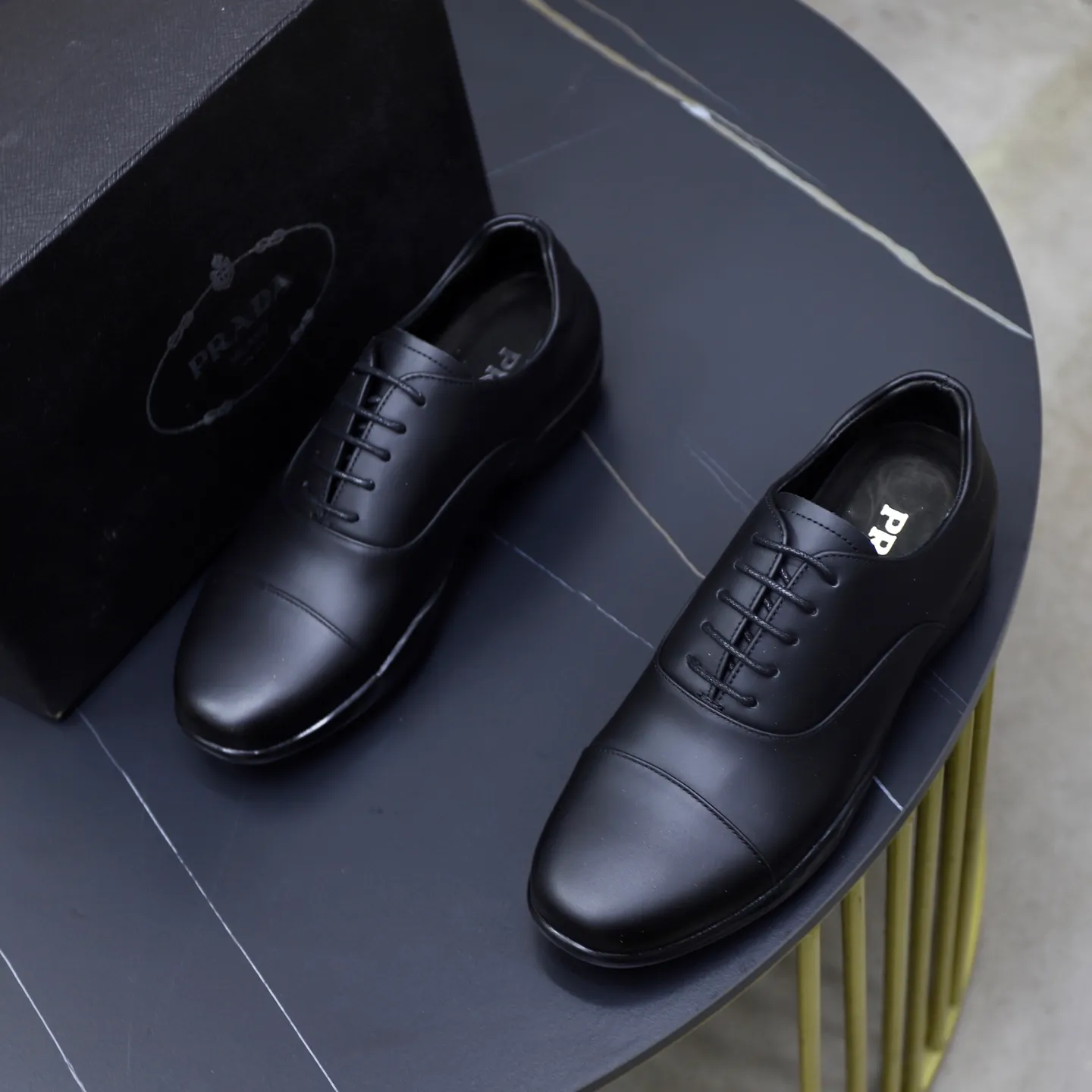 Factory price: 600💰Top original order Brand: PRADA (Prada) Standard code: Men's size 38/44 (45 can be customized) Grade: Same as the official website Material: Original cowhide surface, cowhide lining, original wear-resistant soft outsole Style category: casual sports shoes, young fashion, European and American trends, British style Color: actual picture color